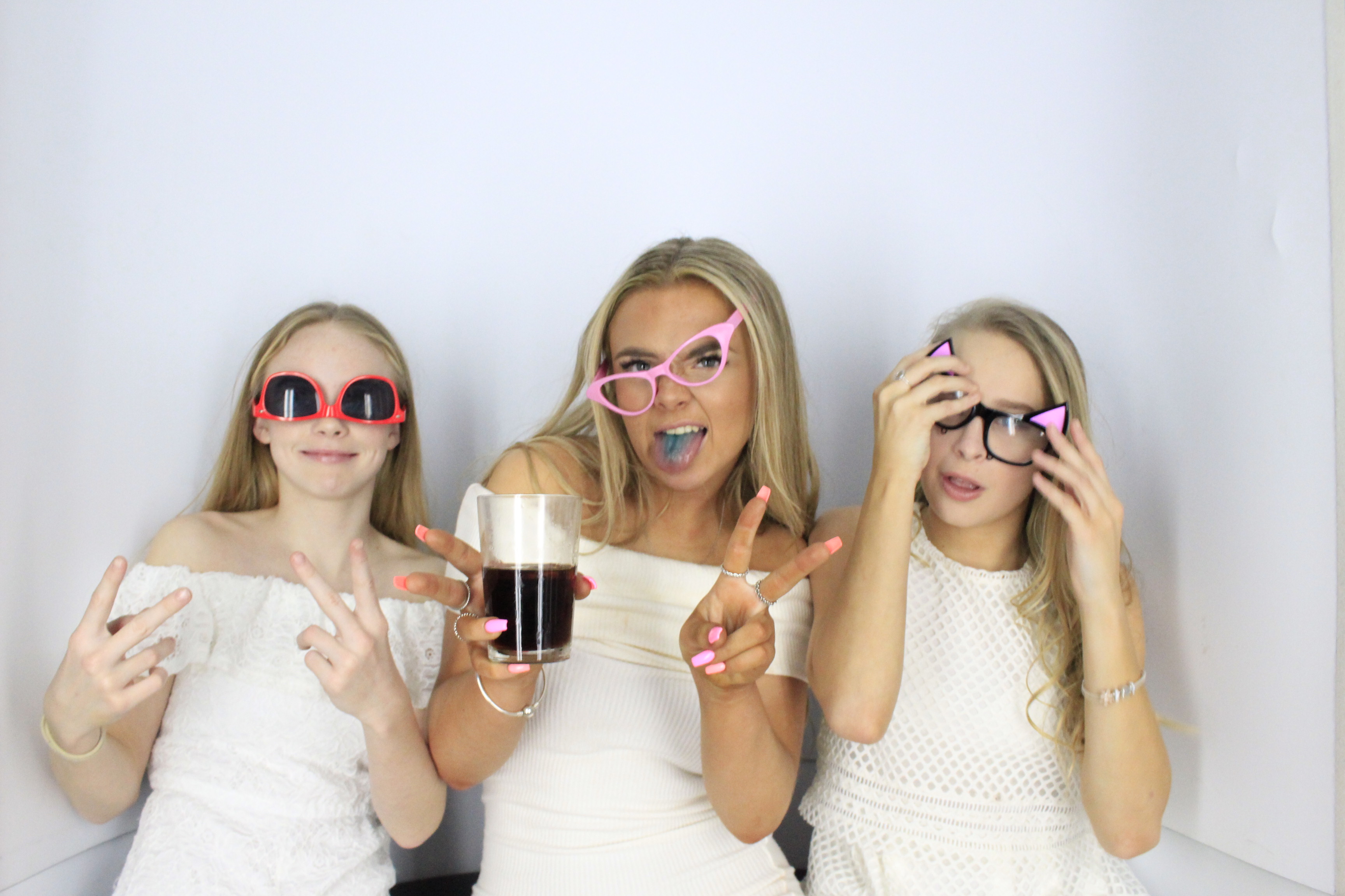 Issy & Alice's 18th Birthday Party | View more photos from the event at gallery.myphotoboothexperience.co.uk/u/MyPhotoBoothExperienceLtd/Issy-Alices-18th-Birthday-Party